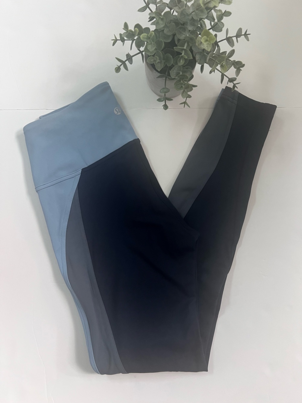 Lululemon Get Going Train Tight *28" True Navy Cascade Blue Thunder Blue Size 6